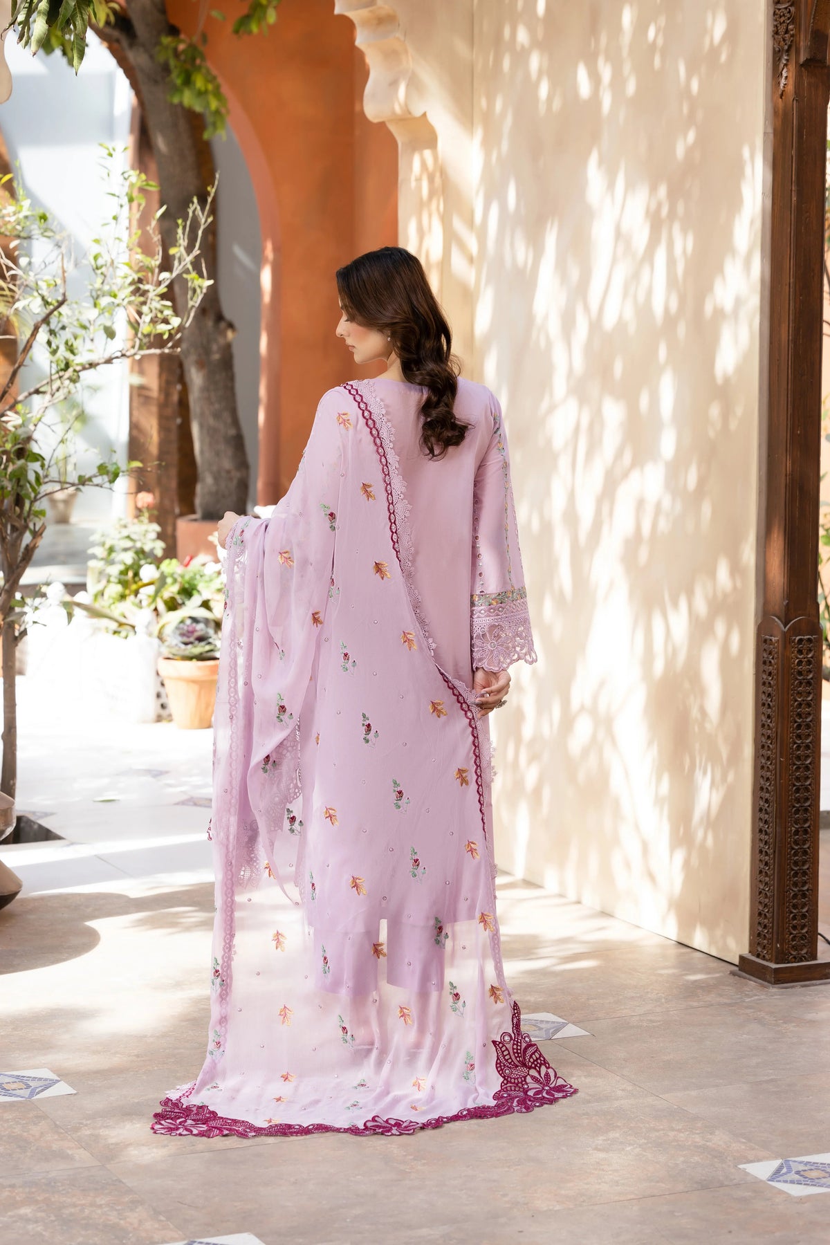 Gul e Kasni Timeless Elegance in Soft Lilac