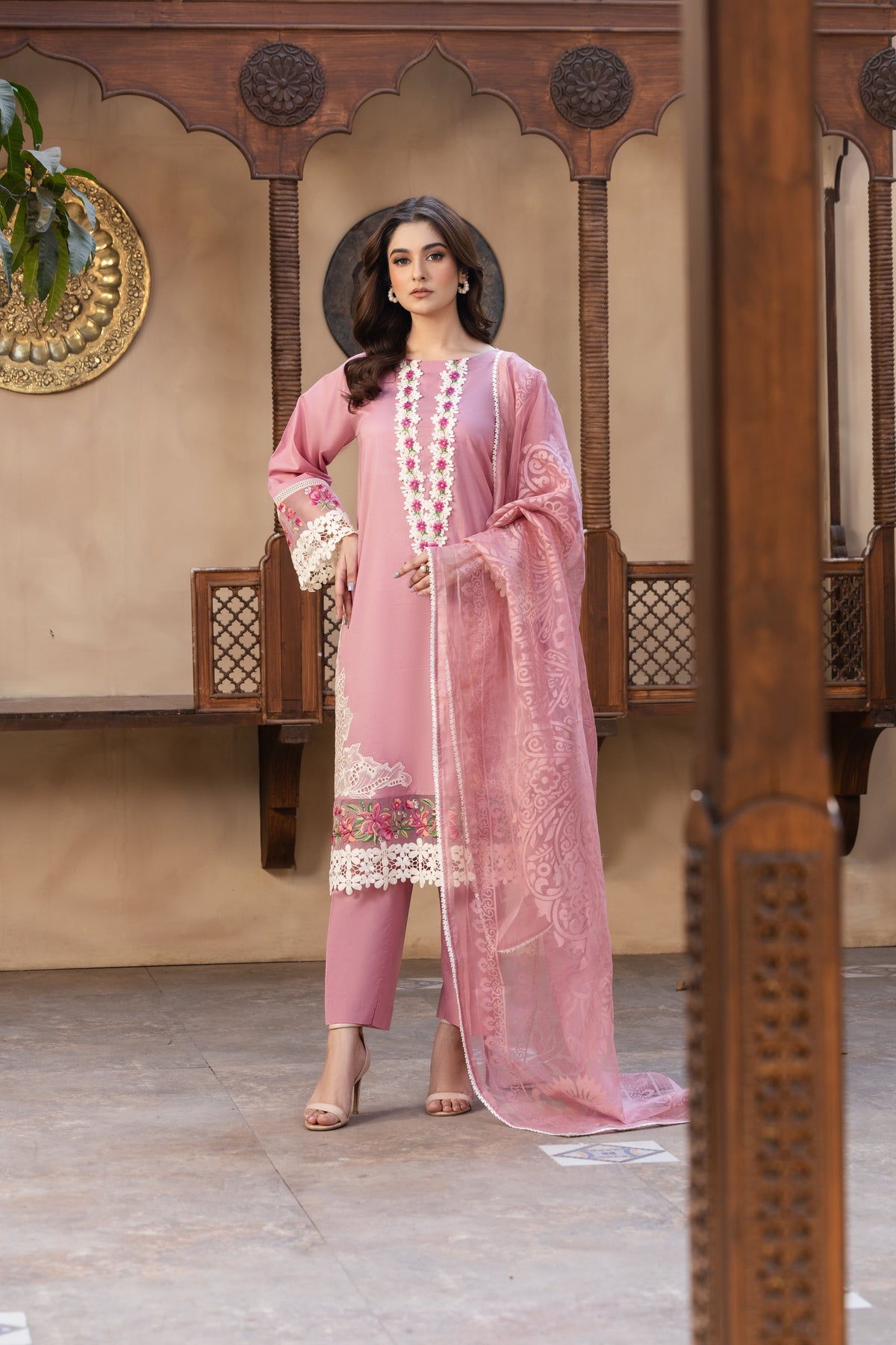 Gull Kari Elegant Pink Embroidered Lawn Suit