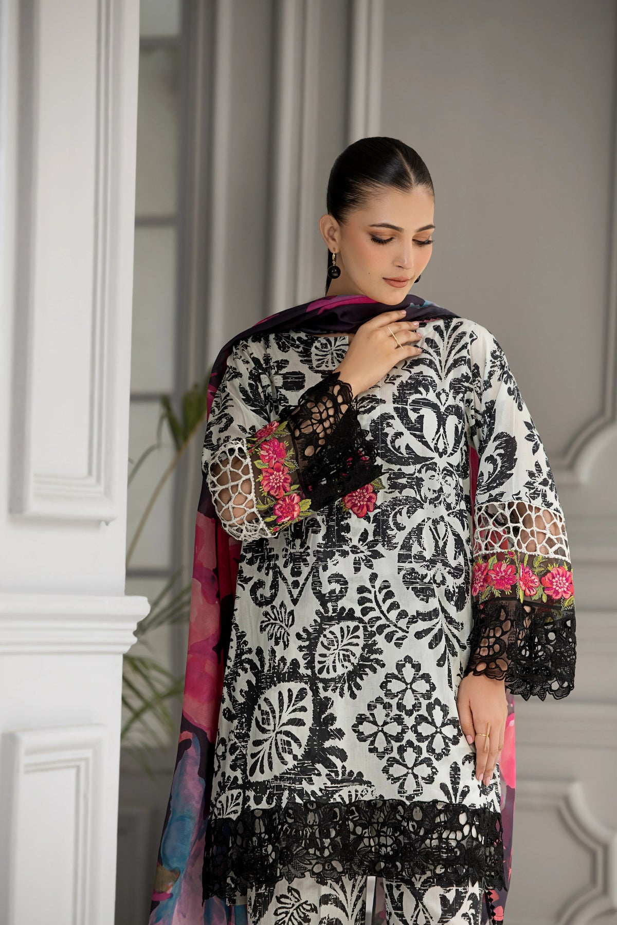 Noir Flora 3 Piece Embroidered Lawn Suit