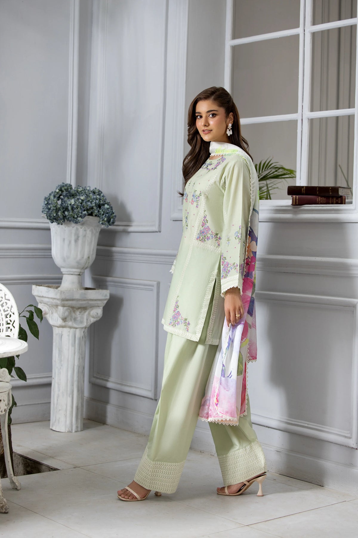 Chashm e Naaz Elegance in Every Thread